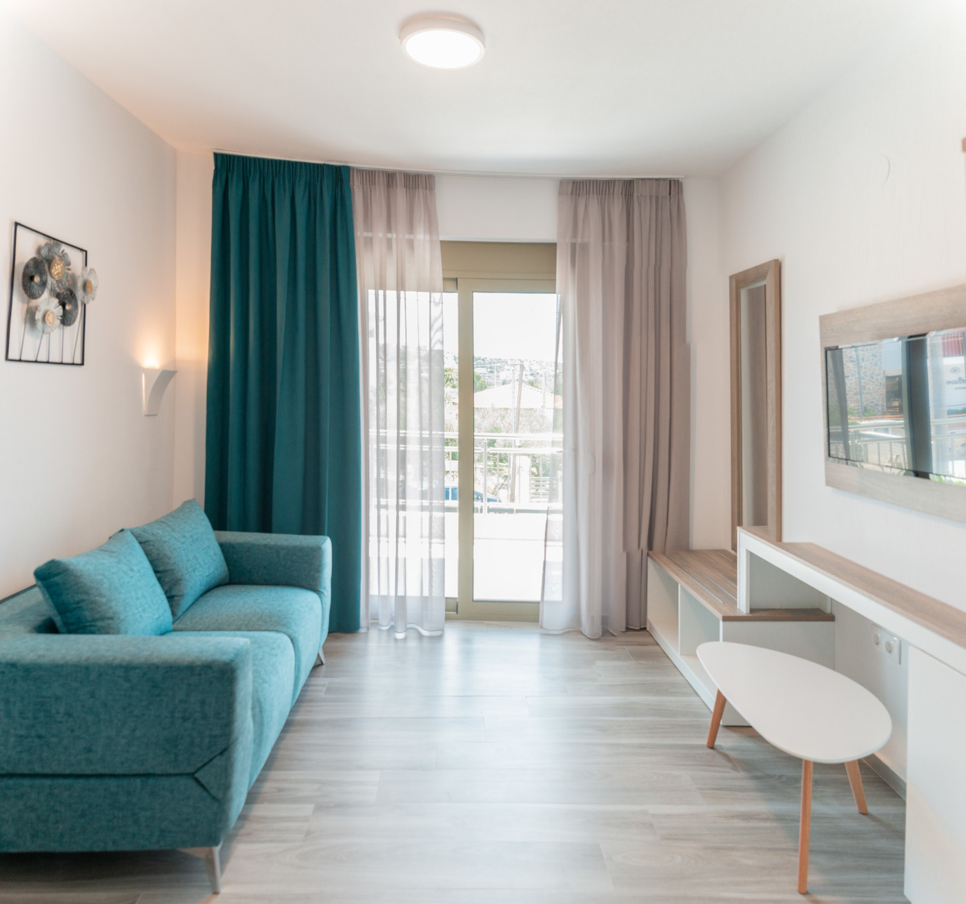 Oliva Suites Nikiti-Deluxe cetvorokrevetni suite.jpg