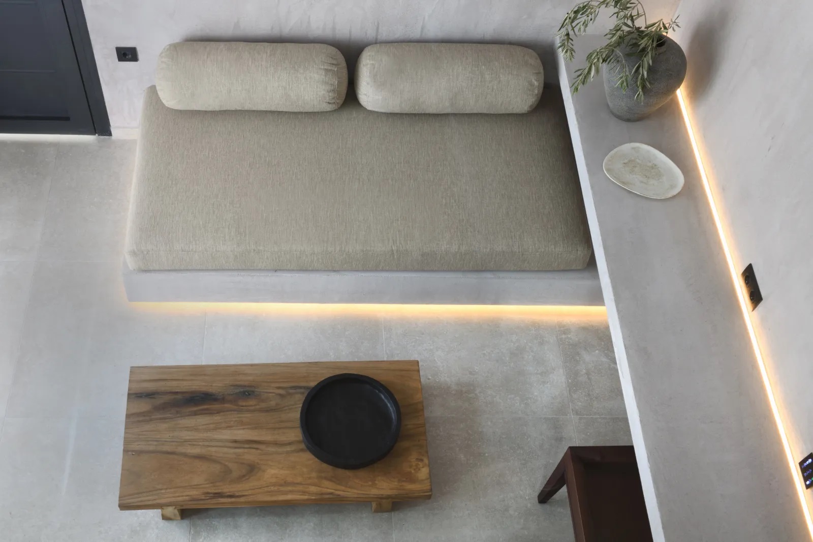 Pure Villas-Junior suite privatni bazen dnevna soba.jpg