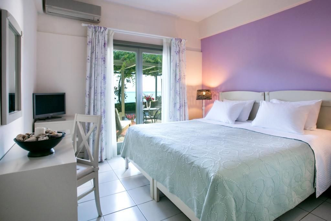 Hotel Kenta Beach-dvokrevetna soba sa privatnim balkonom.jpg