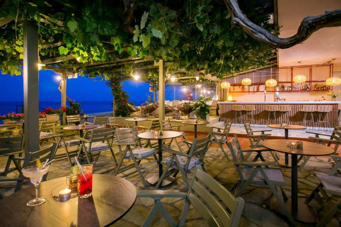 Kenta Beach-kafić.jpg