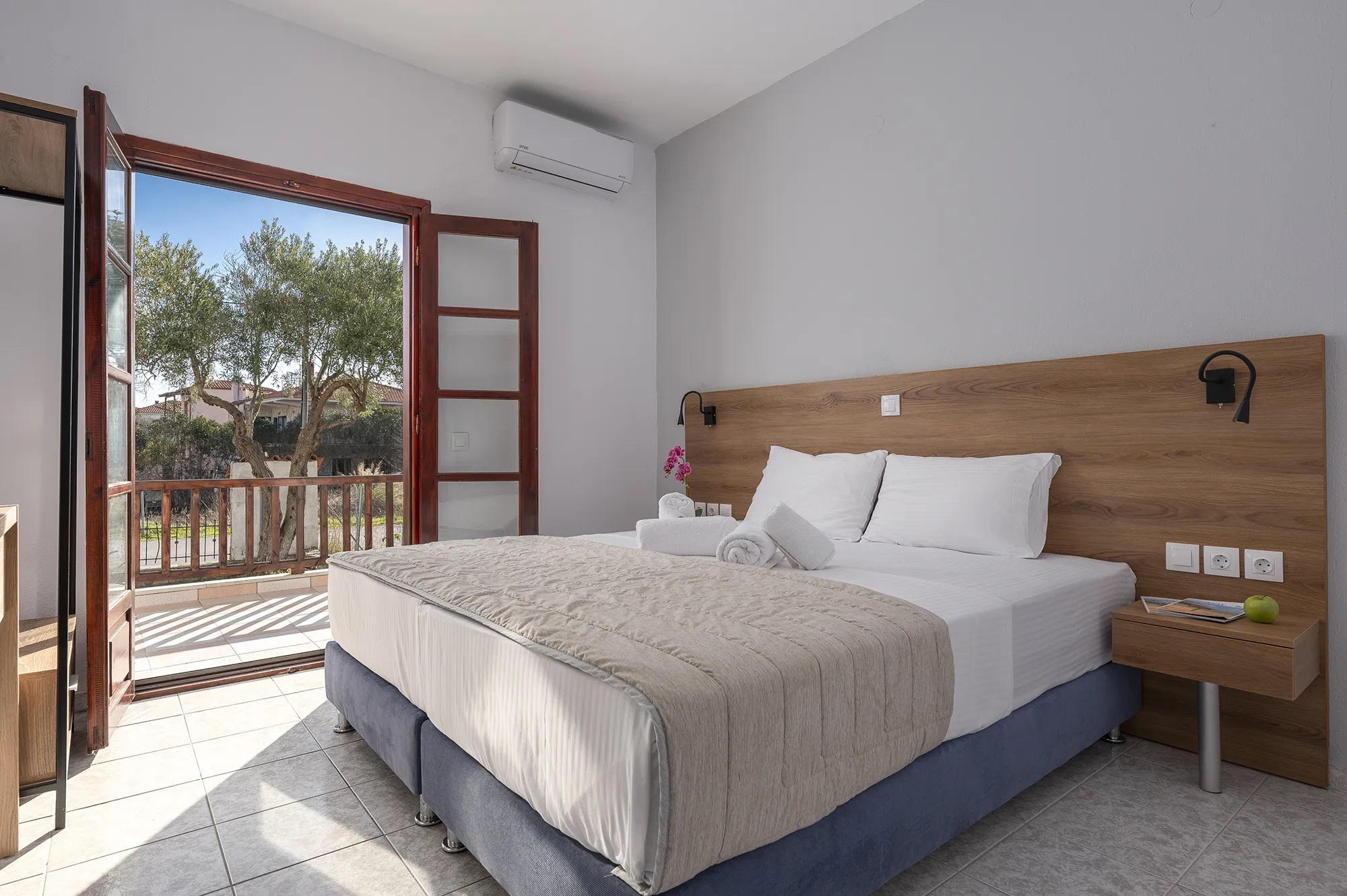 Eleon Suites & Apartments-Dvosoban apartman spavaca soba.jpg