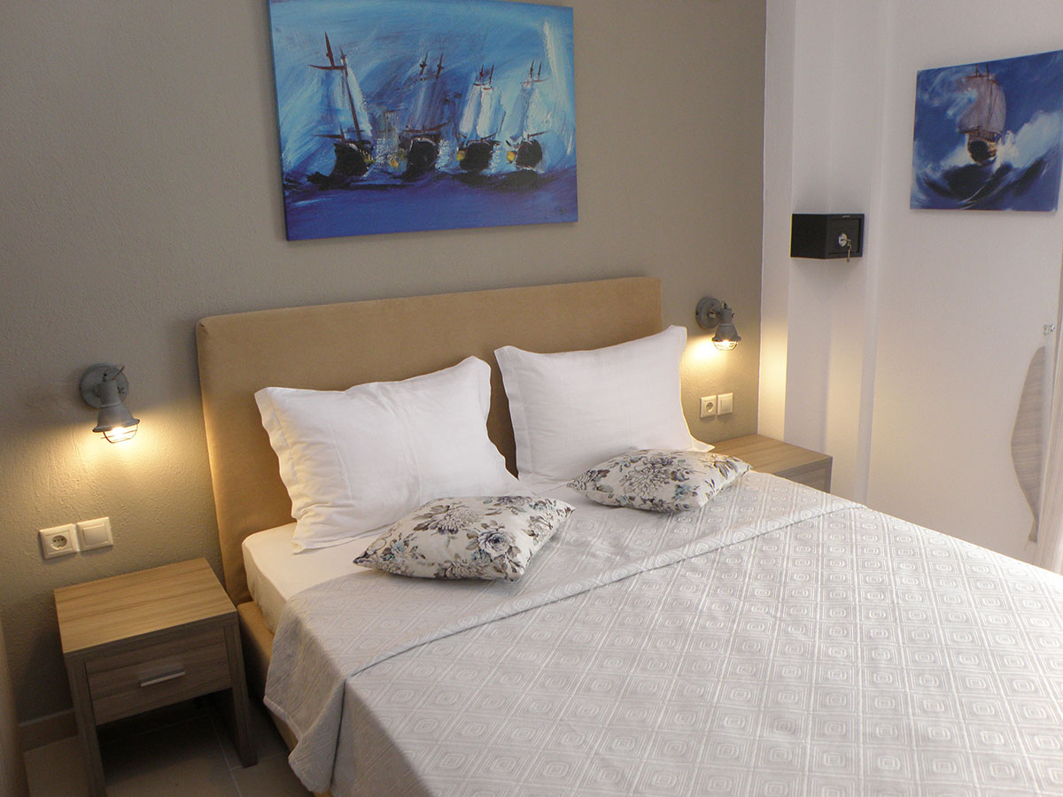 Koumaros ApartHotel-Apartman pogled more.jpg