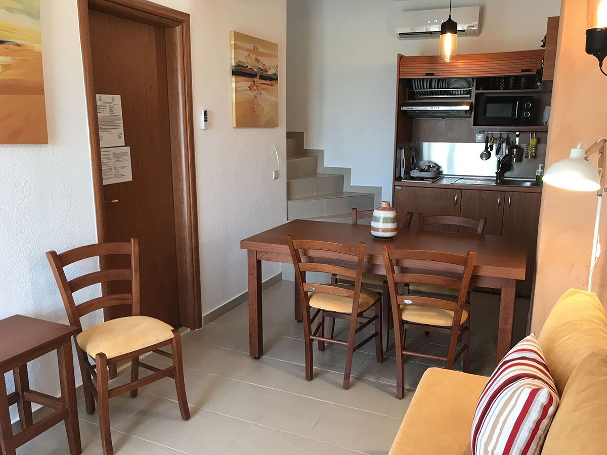 Koumaros ApartHotel Halkidiki-Apartman pogled more.jpg