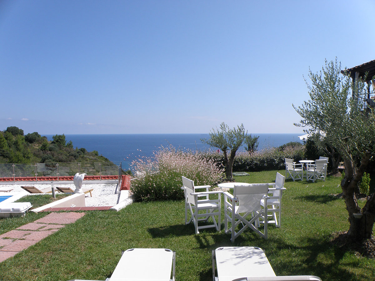 Koumaros ApartHotel Halkidiki-Basta hotela.jpg