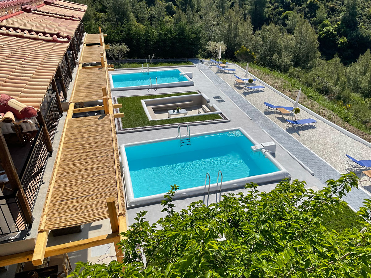 Koumaros ApartHotel Halkidiki-Bazeni.jpg