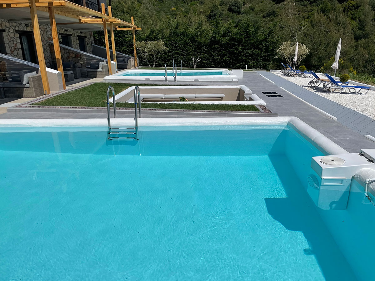 Koumaros ApartHotel Halkidiki-Spoljasnji bazen.jpg