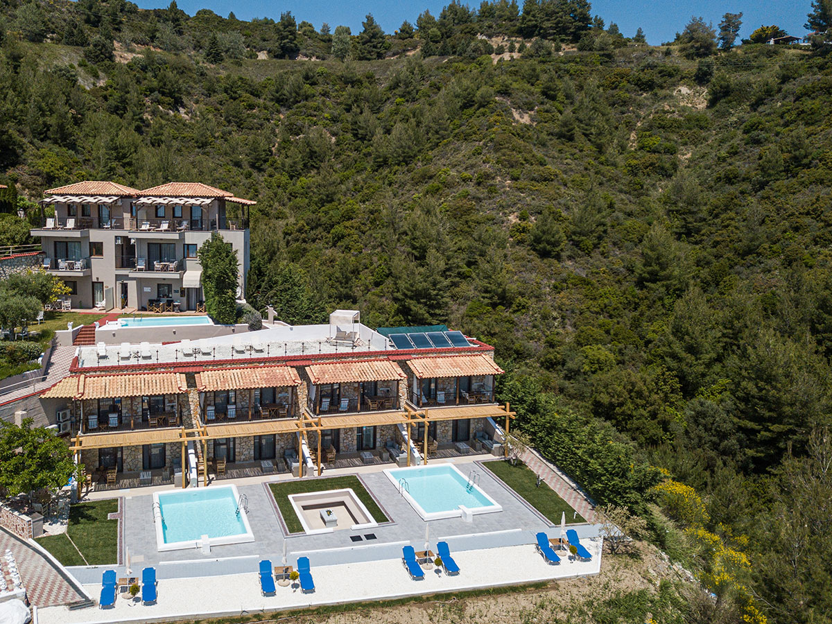 Koumaros ApartHotel Halkidiki-Spoljasnji izgled.jpg
