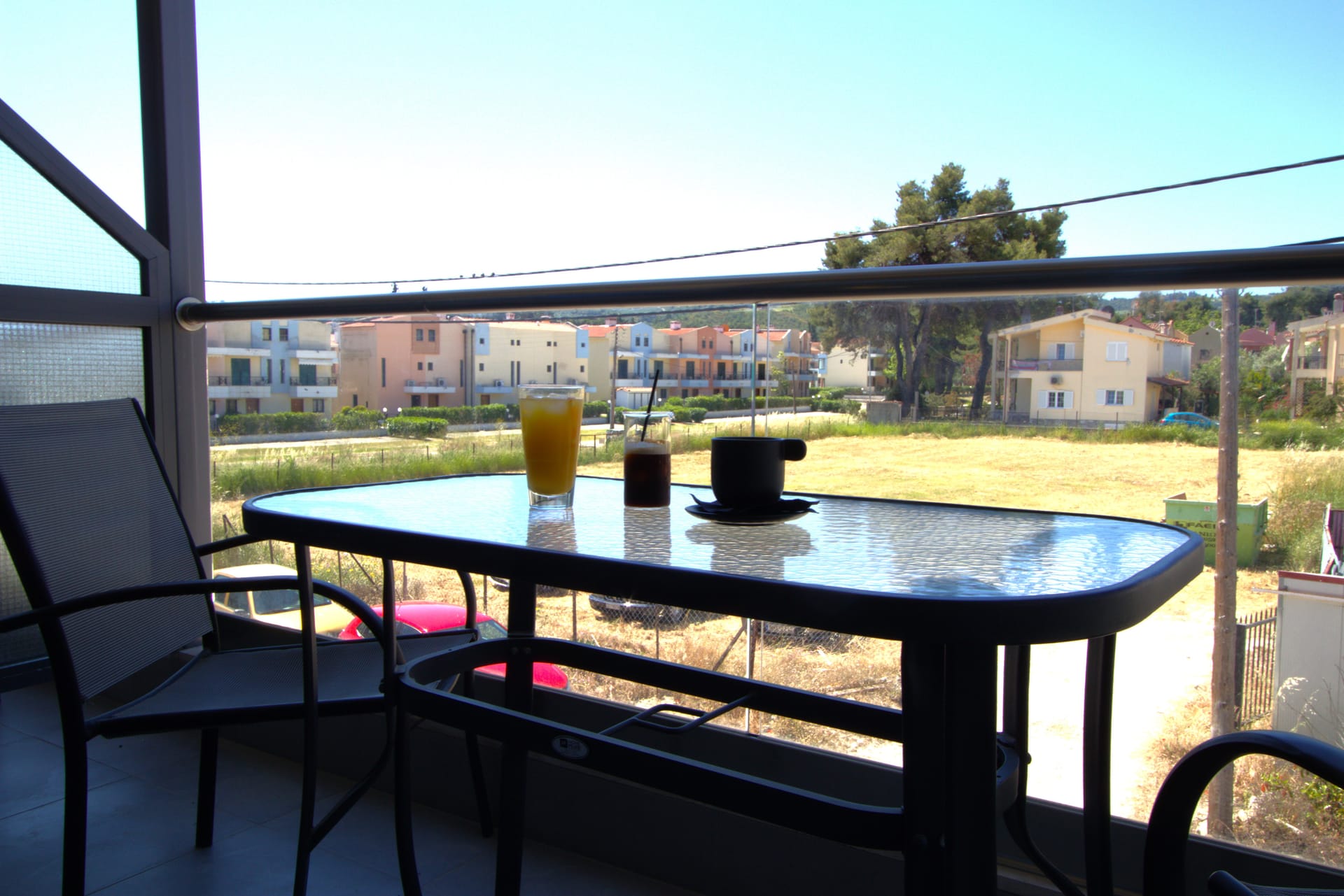 Tridente Mare Luxury Apartments balkon sa pogledom na grad.jpg