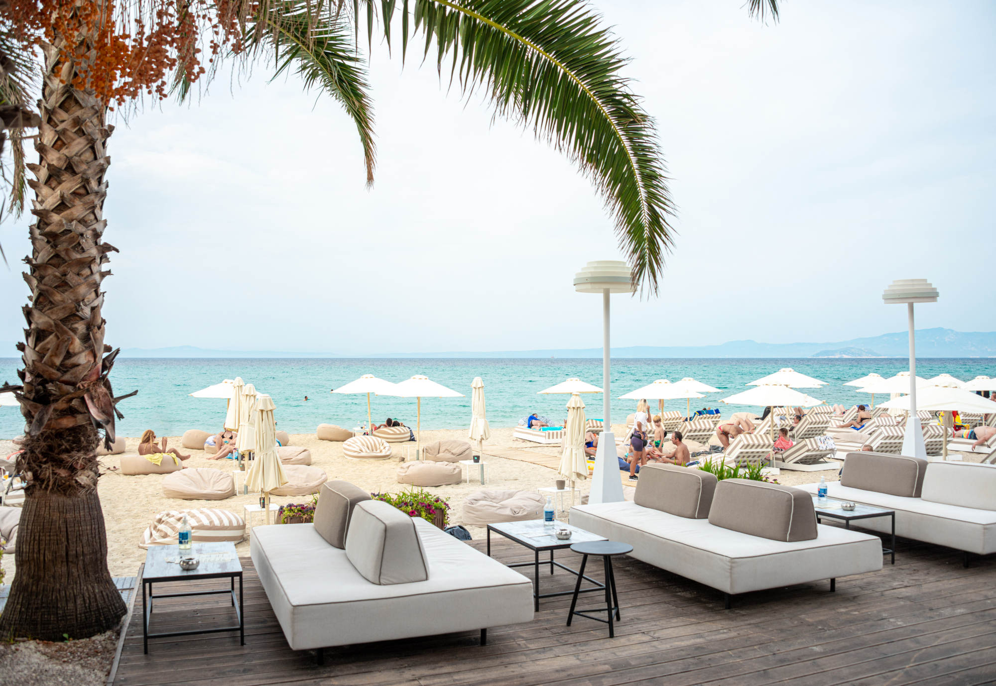 Tridente Mare Luxury Apartments bar na plaži.jpg