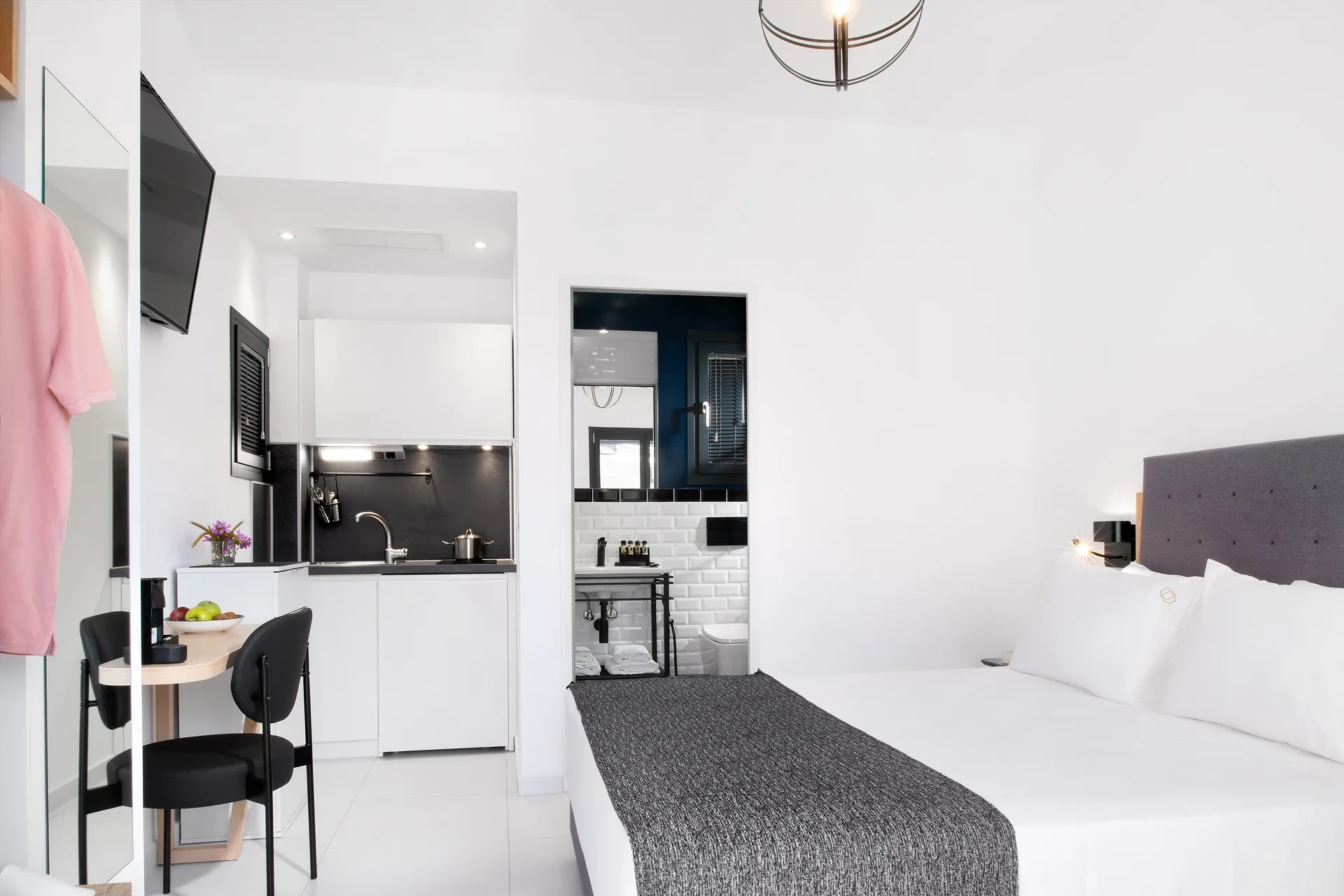 Melite Luxury Rooms & Apartments-Standardna soba pogled bazen.jpg