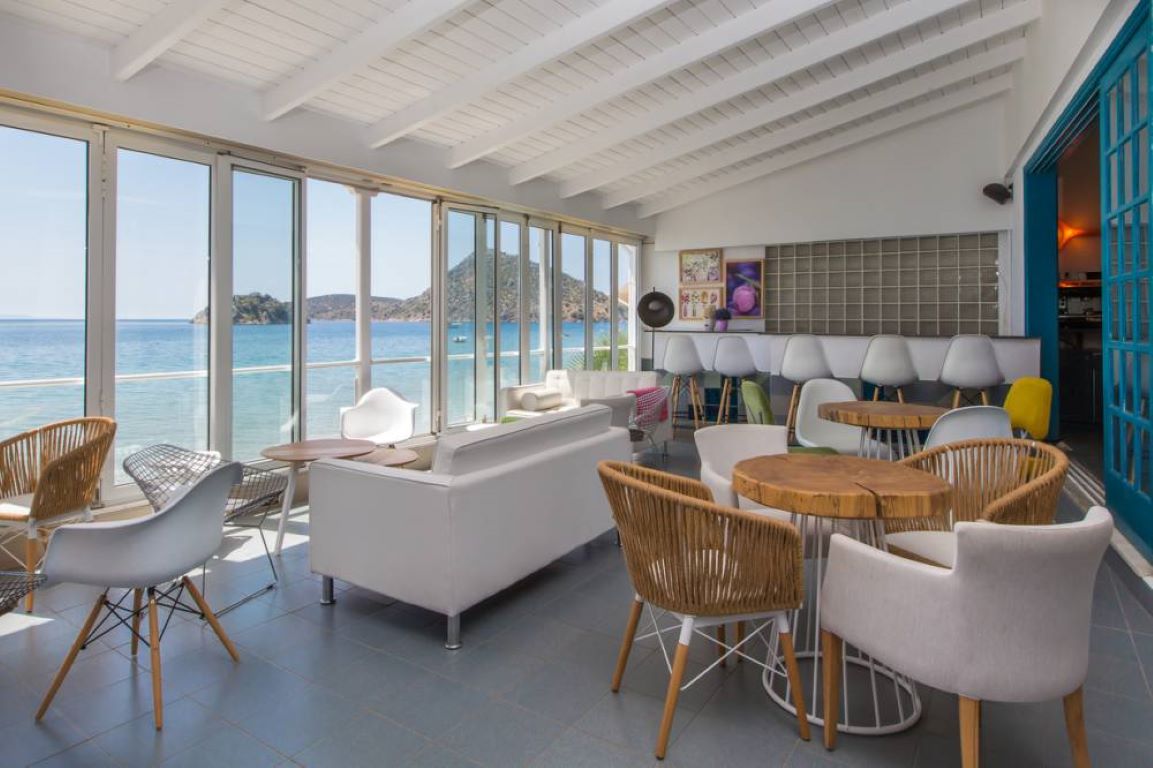 Flisvos Hotel-Bar.jpg