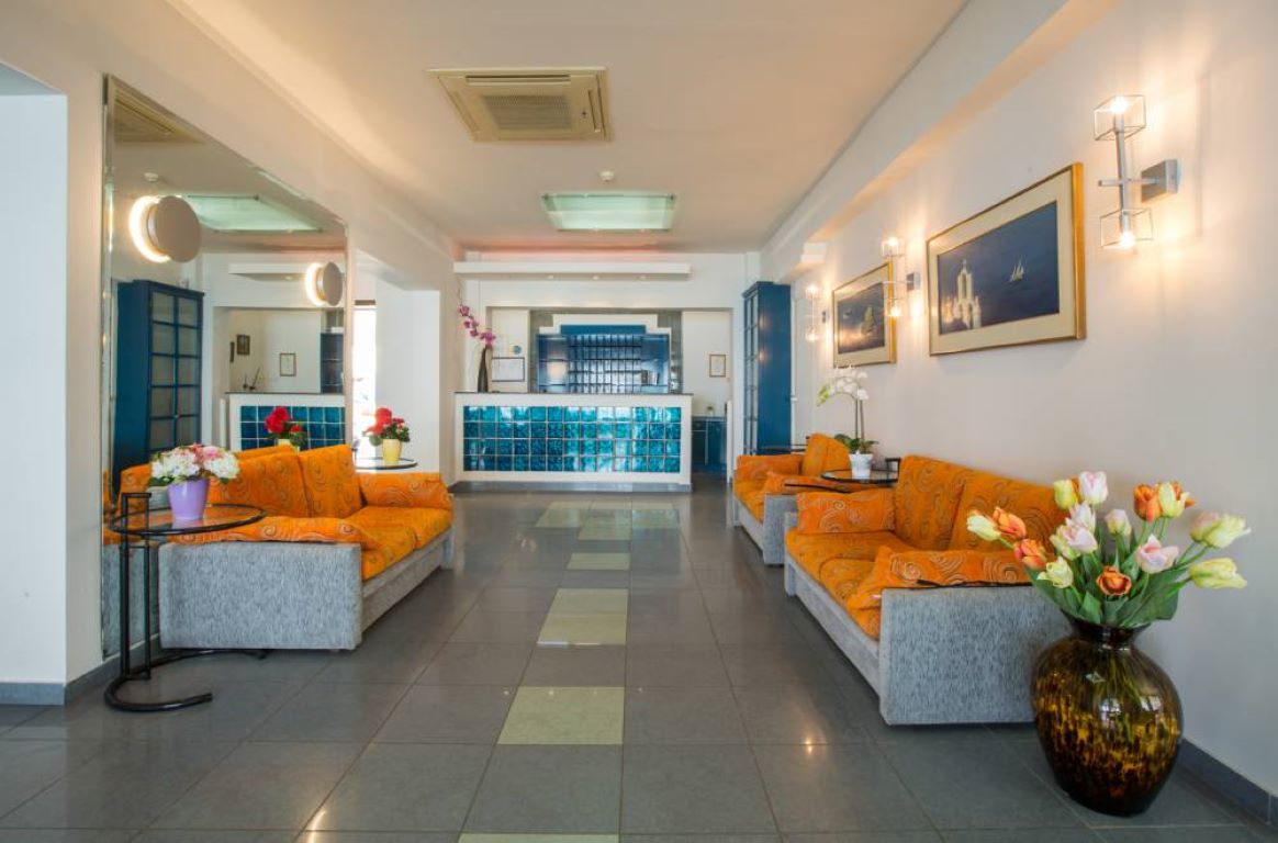 Flisvos Hotel-Recepcija.jpg