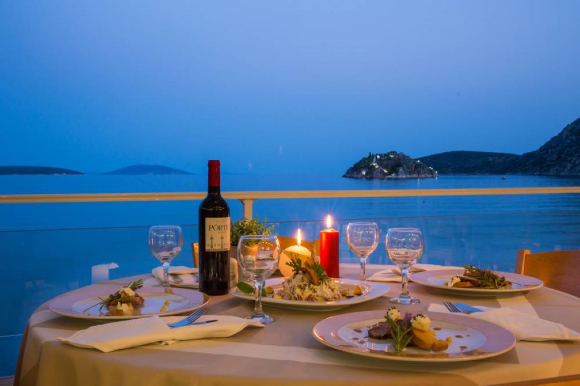 Flisvos Hotel-Terasa restorana.jpg