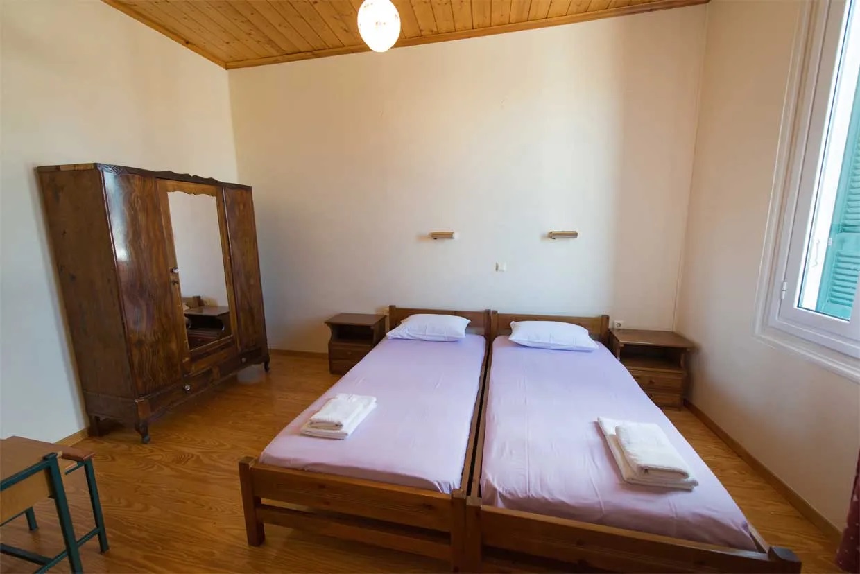 Hotel Patrai-Studio sa terasom.jpg
