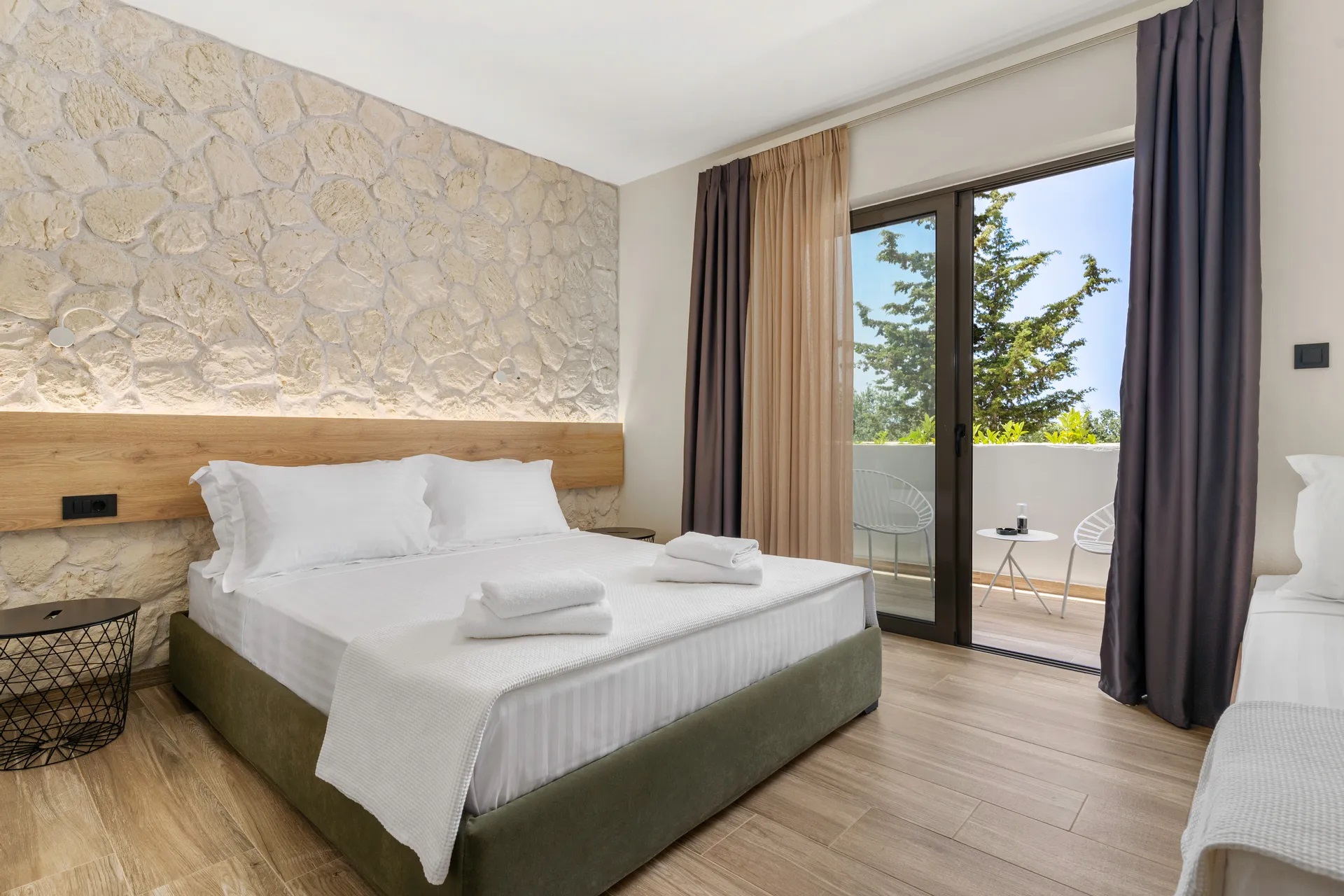 Sigma Luxury Rooms-Classic trokrevetna soba.jpg