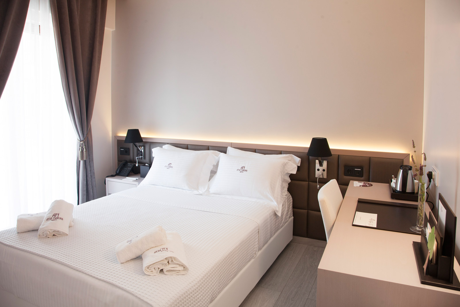 Ayia Marina Suites-Deluxe soba.jpg