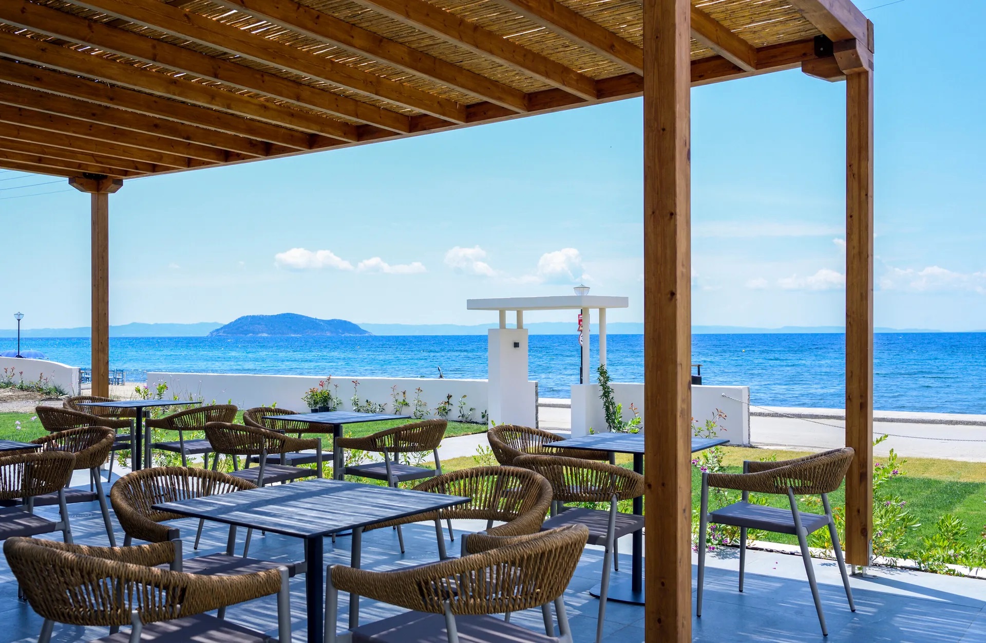 Amyntas Seafront Hotel-Terasa.jpg
