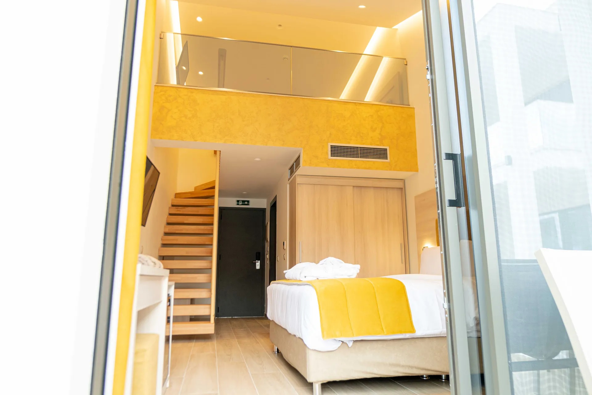 Mirror Hotel Chalkidiki-Loft suite pogled bazen.jpg