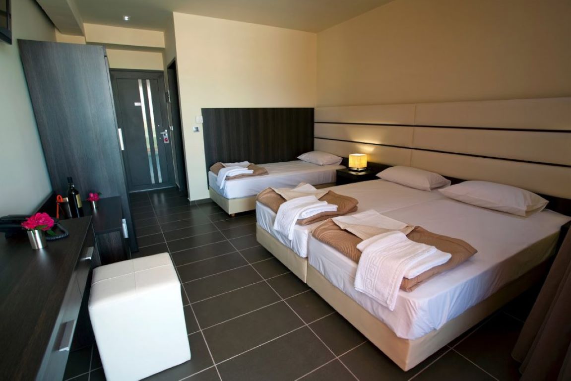Thalassa Boutique Hotel-Standardna soba pogled more.jpg