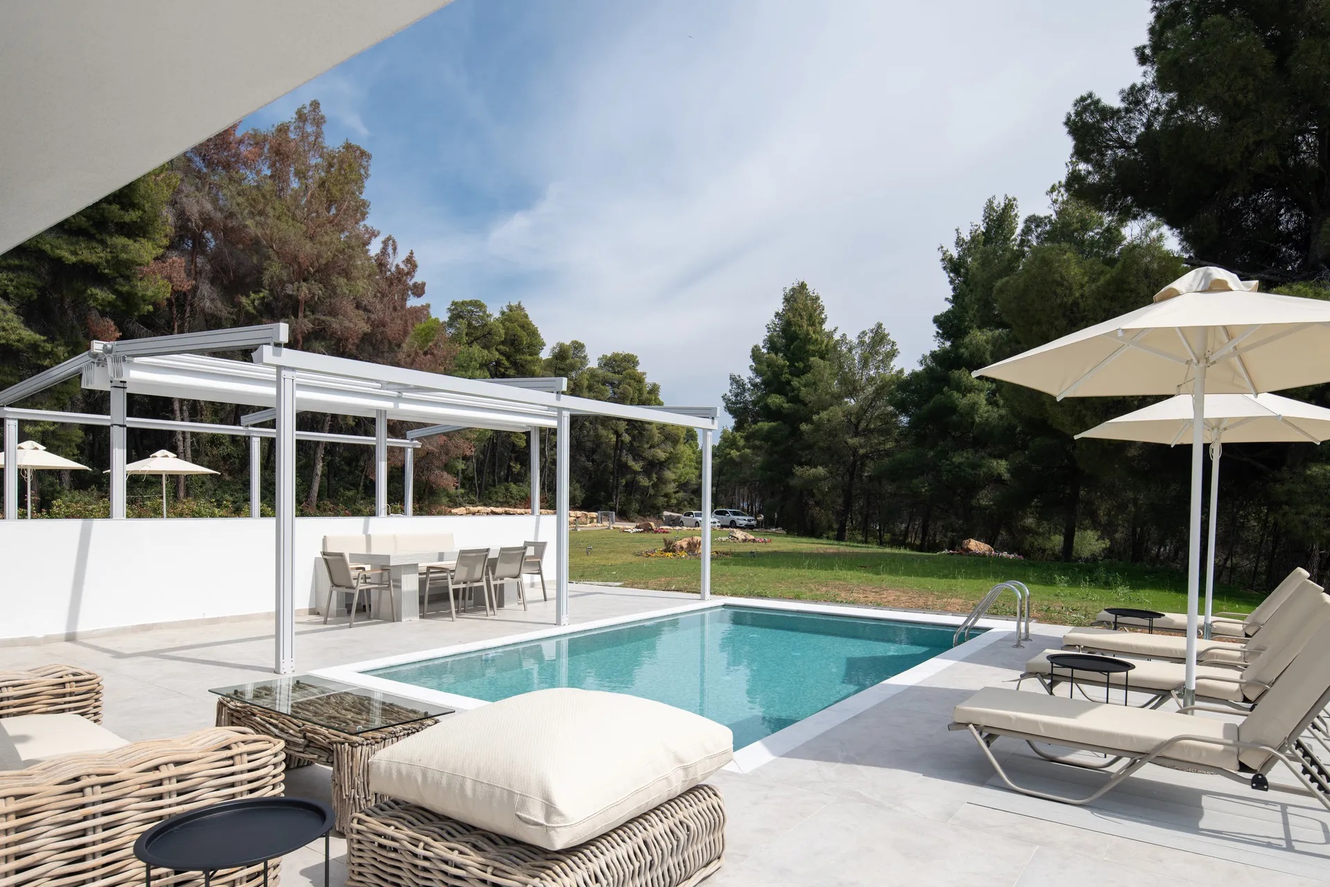 Nikiti Botanic Pool Suites-Dvosoban suite privatni bazen.jpg