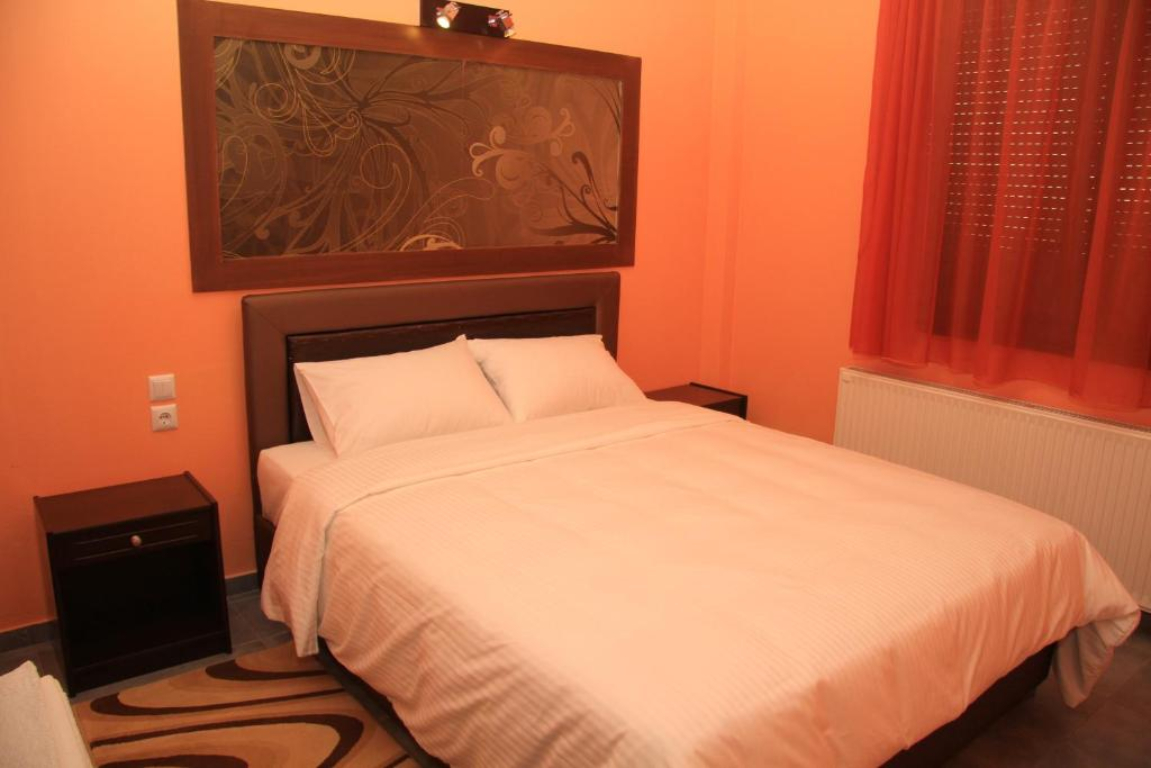 Aphrodite hotel spavaća soba apartmana.jpg