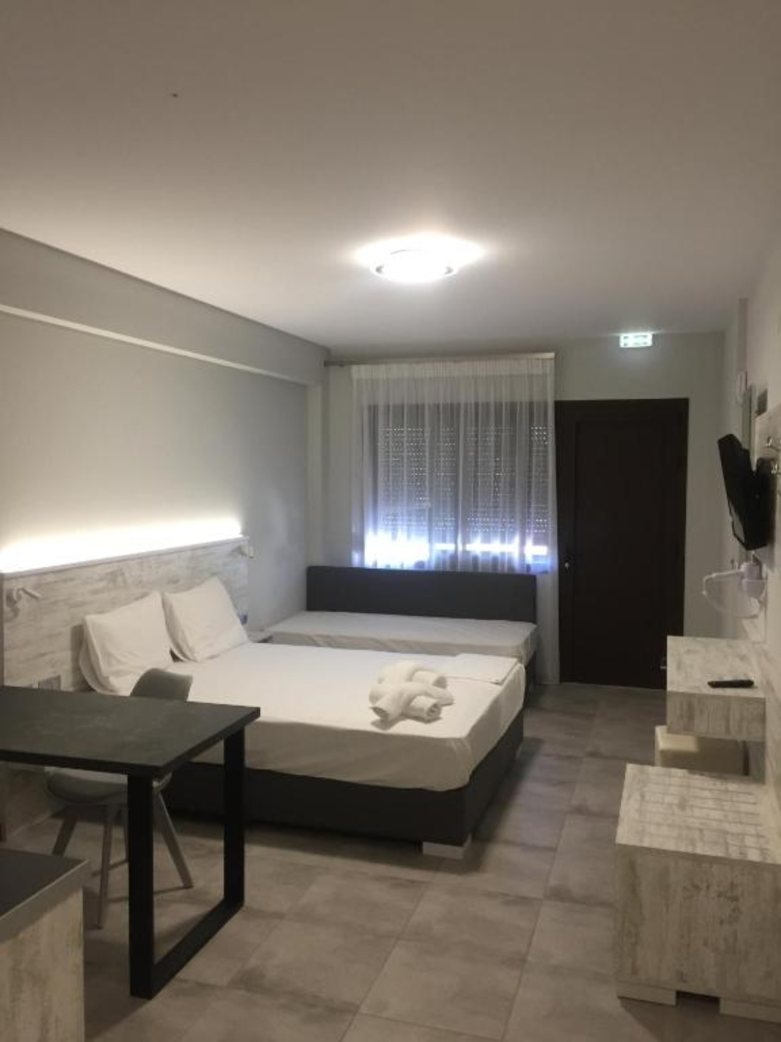 Hotel Aphrodite trokrevetni studio.jpg