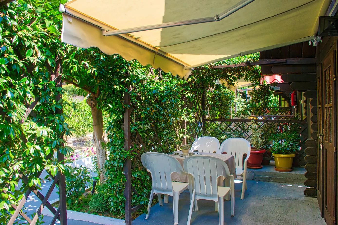 Epohikon Studios-Bungalow spolja.jpg