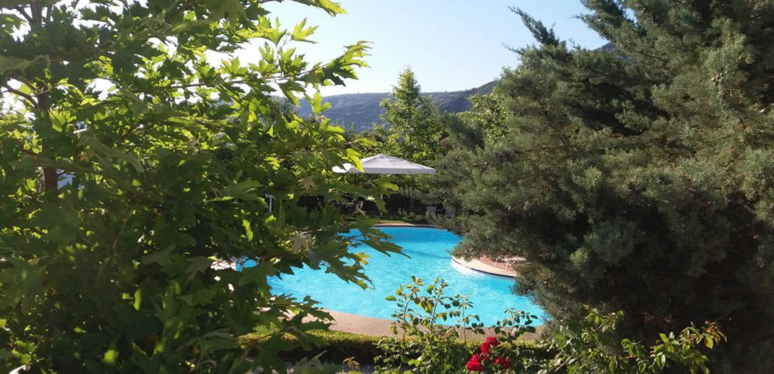 Hotel Pelion Resort- bazen.jpg