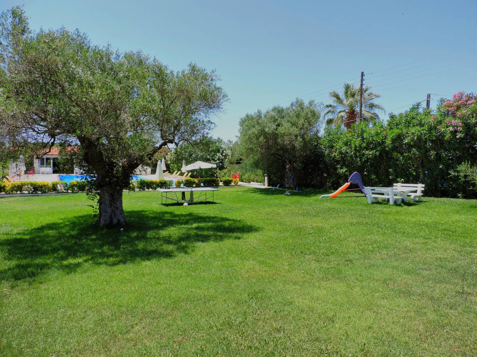 Julia hotel-bašta.jpg