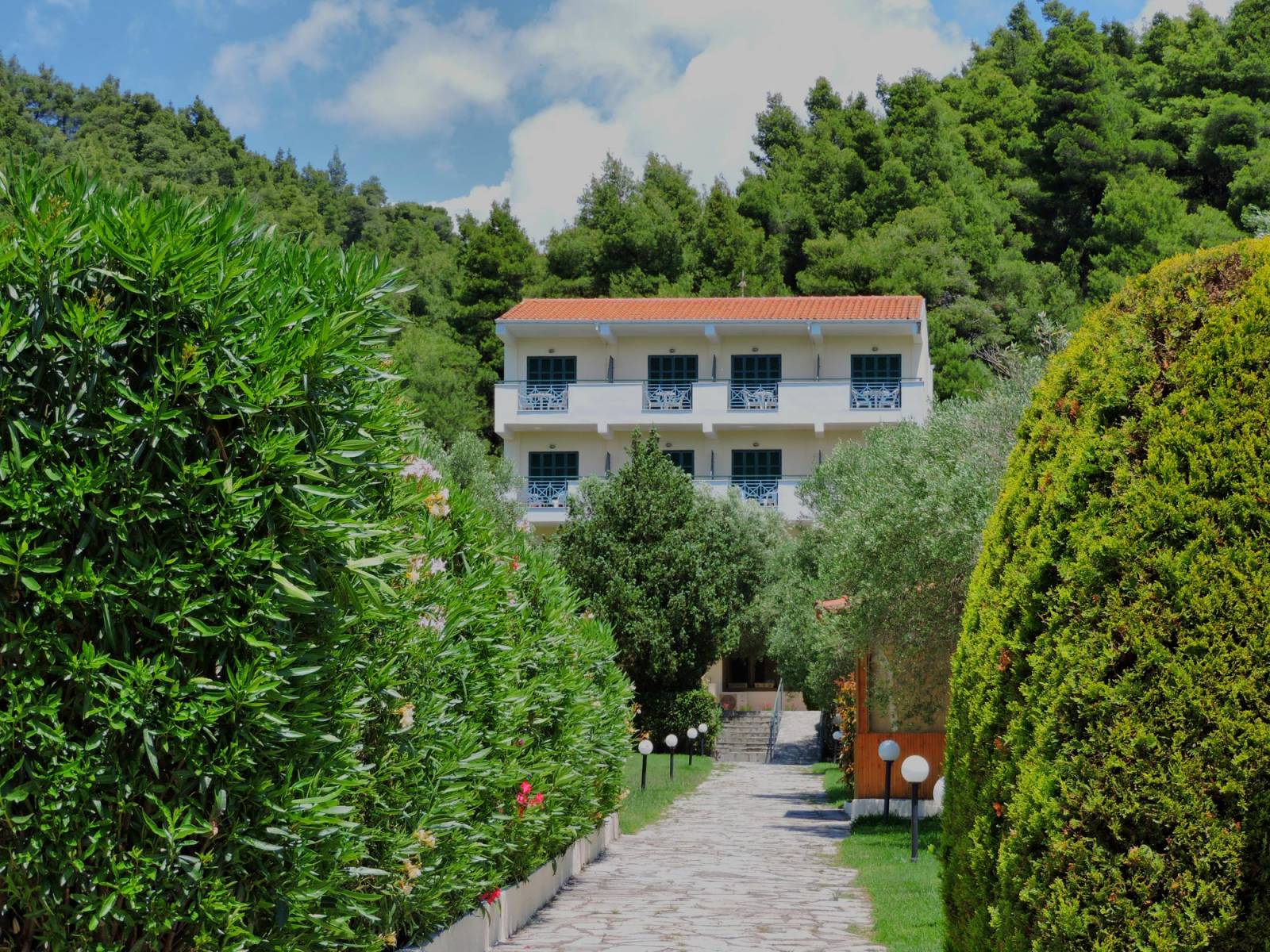 Julia hotel-spoljni izgled.jpg