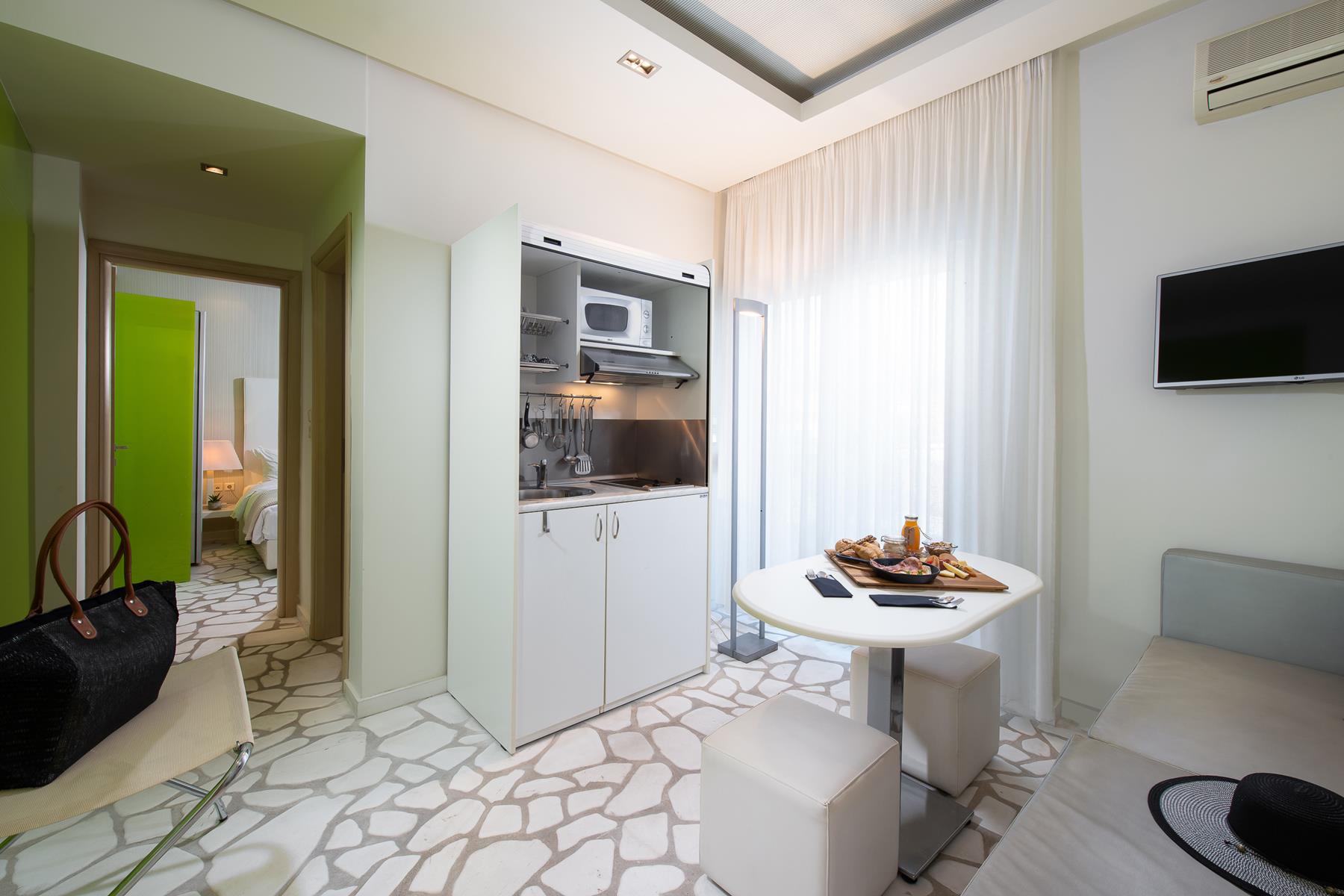 Afrodite suites kuhinja.jpg