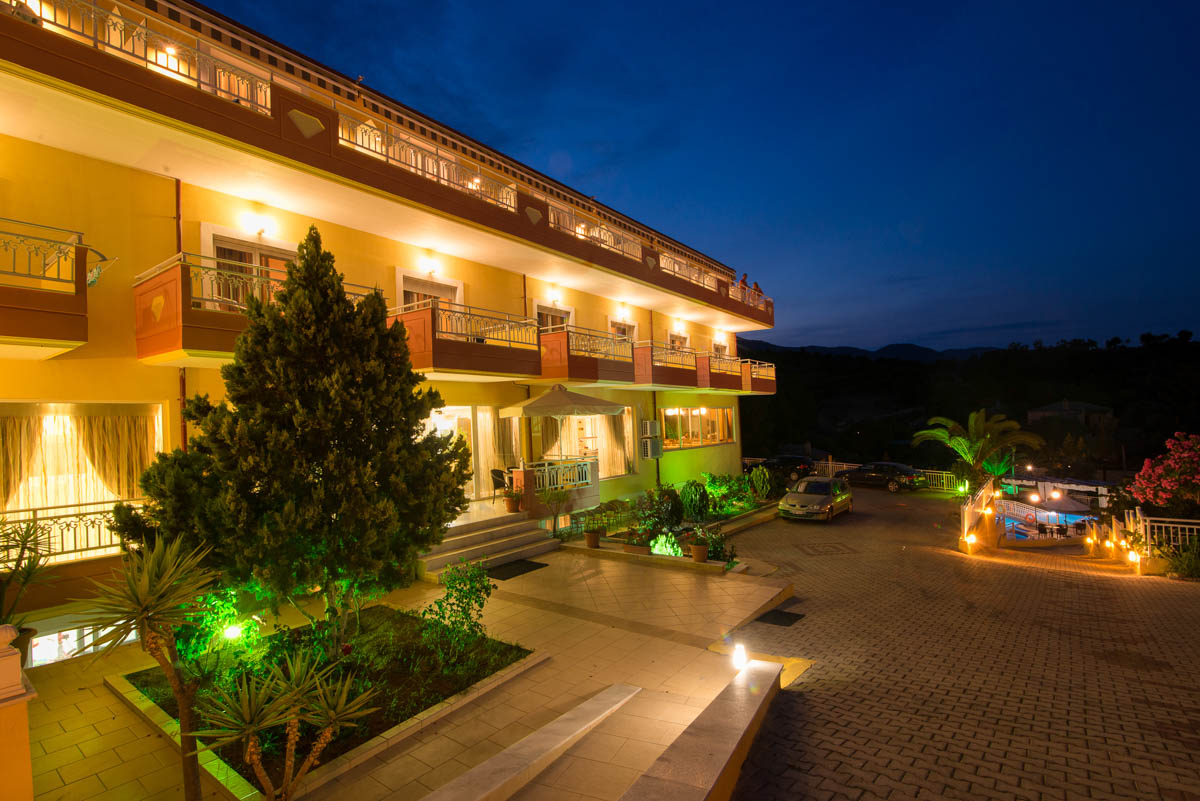 Diamond hotel izgled od spolja.jpg