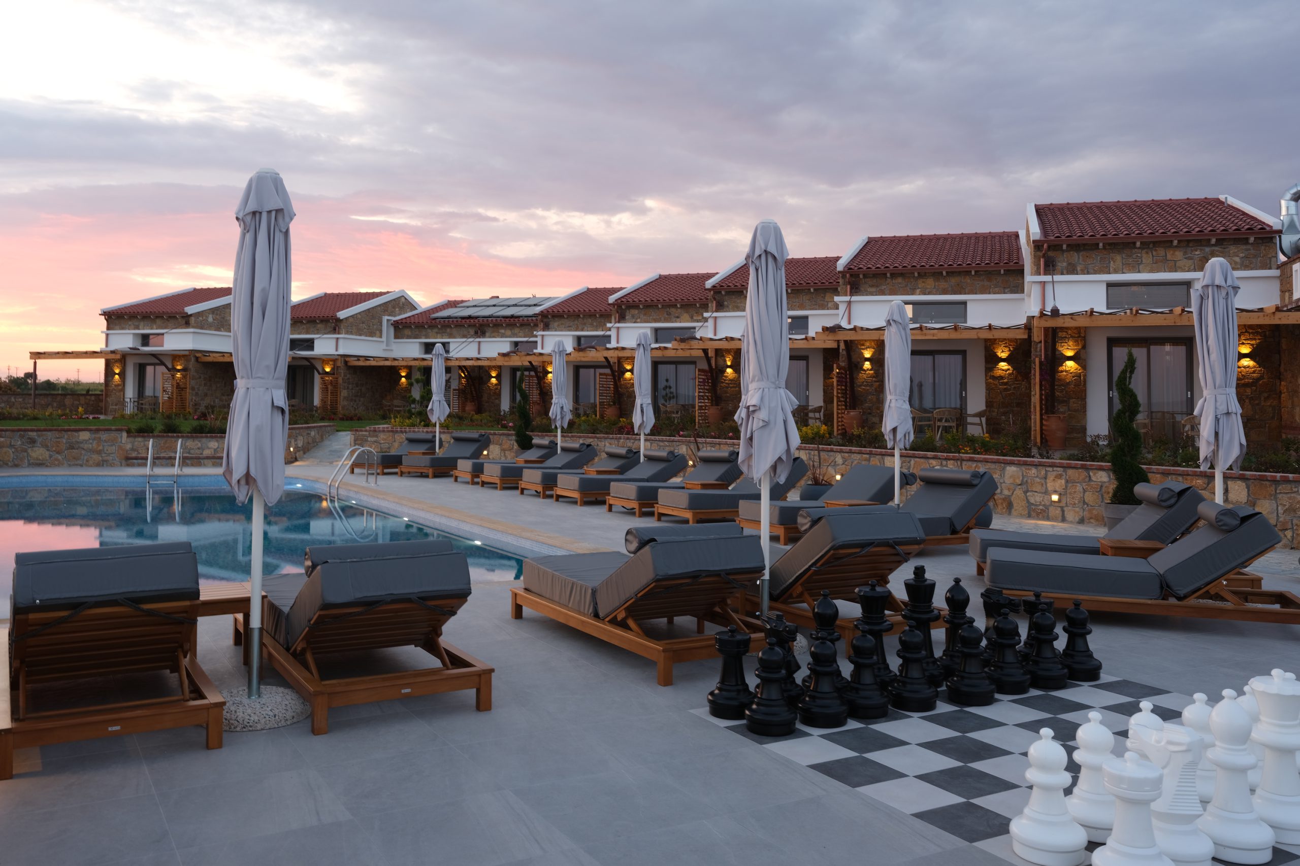 Akrolithos Luxury Suites-Sahovska tabla.jpg