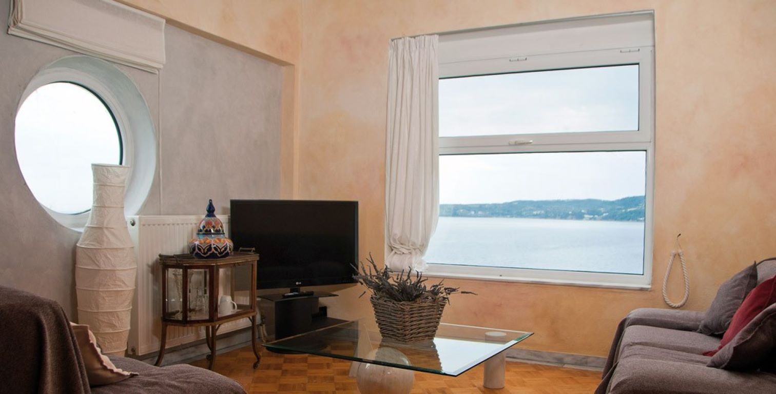 Porto Valitsa-Deluxe suite.jpg