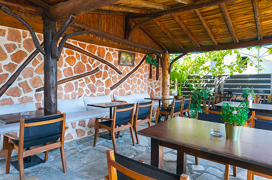 Hotel Esperia bar 1.jpg