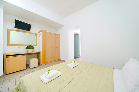 Hotel Esperia standard room 2.jpg