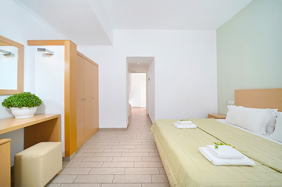 Hotel Esperia standard room 3.jpg