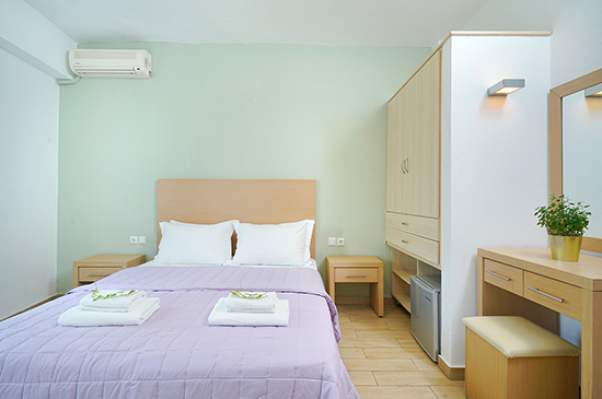 Hotel Esperia standard room 4.jpg