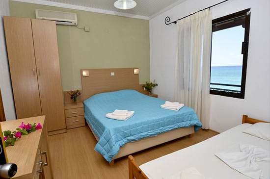 Hotel Esperia standard room 5.jpg