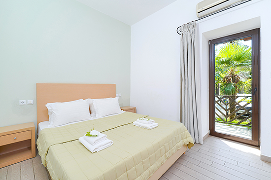 Hotel Esperia standard room.jpg