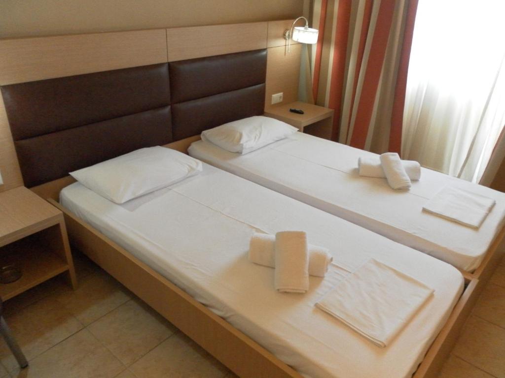 Hotel Esperia double room 1.jpg