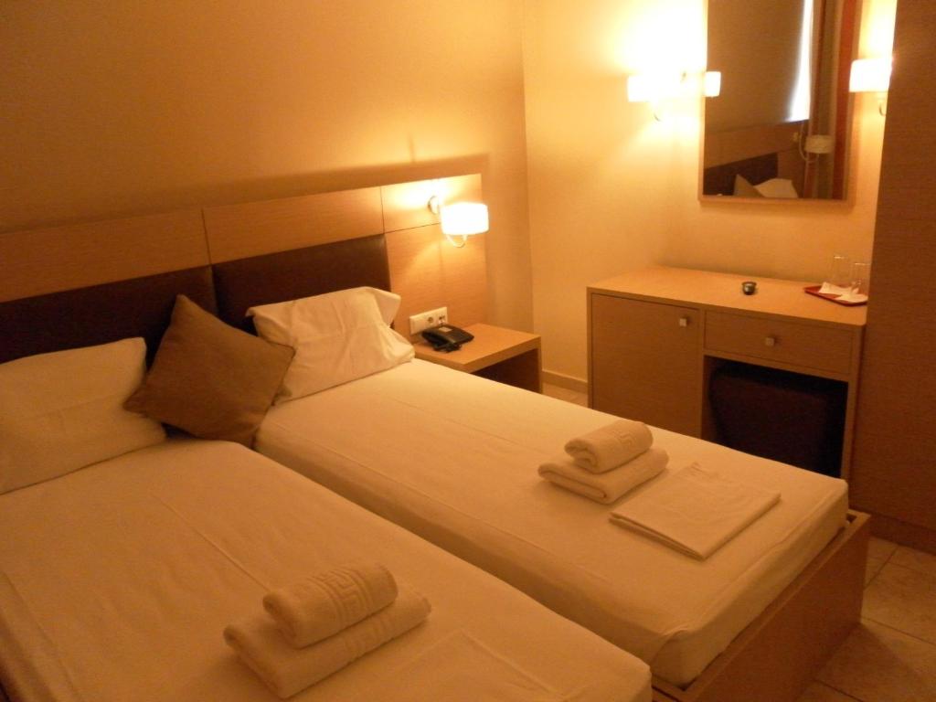 Hotel Esperia double room 2.jpg