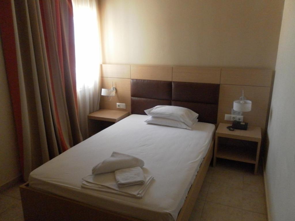 Hotel Esperia single room.jpg