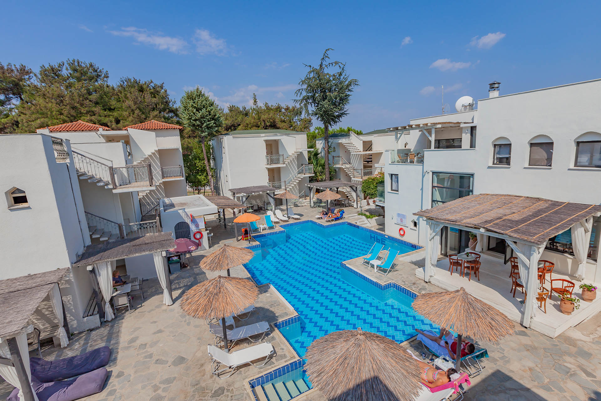 Esperides hotel bazen.jpg