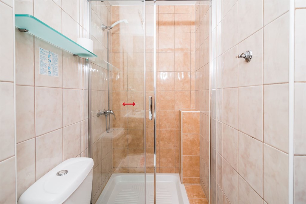 Hotel Europe bathroom 1.jpg