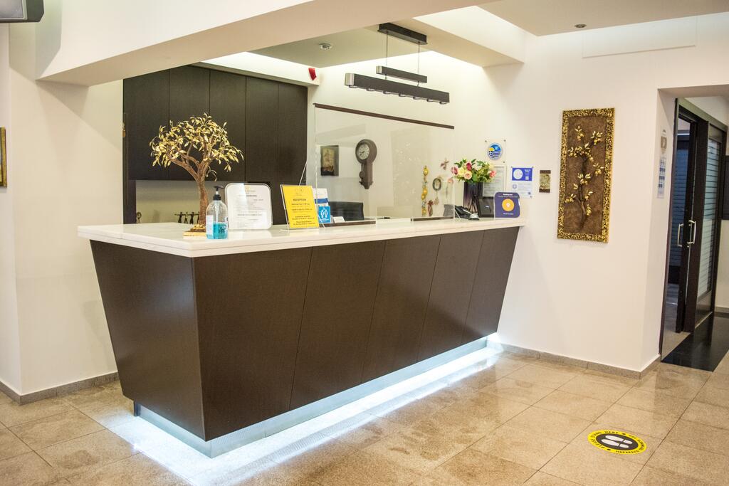 Hotel Europe reception.jpg