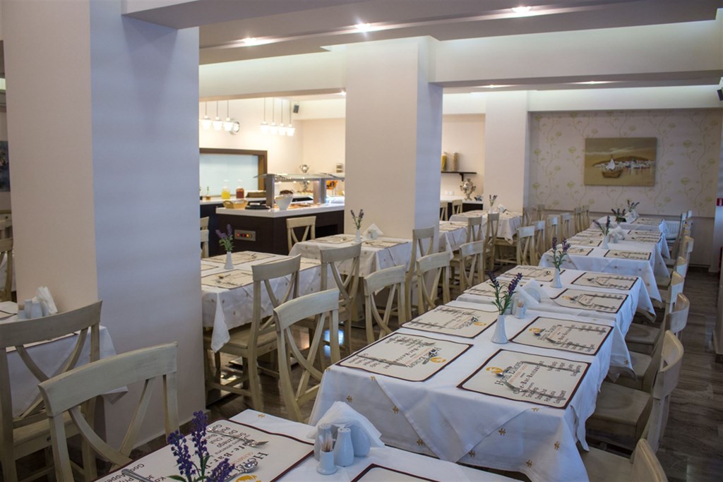 Hotel Europe restaurant 1.jpg