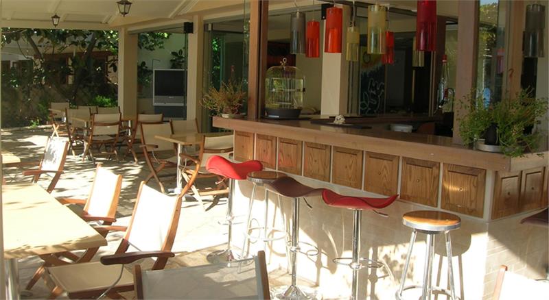 Hotel Eva Beach bar 1.jpg