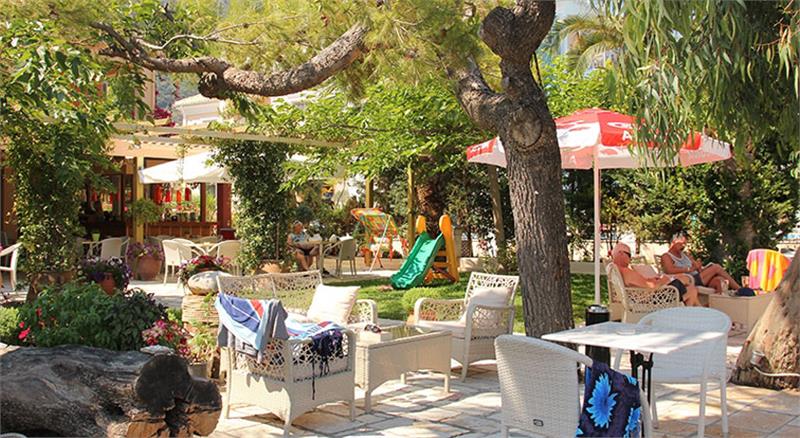 Hotel Eva Beach bar.jpg