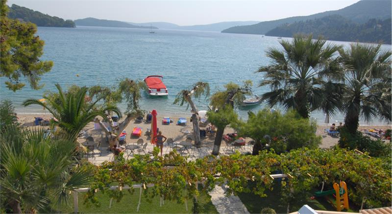 Hotel Eva Beach beach 1.jpg
